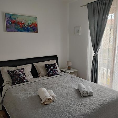 Santa Eufemia Rovinj 10Min Walk To City & Free Garage Parking Appartement Kamer foto