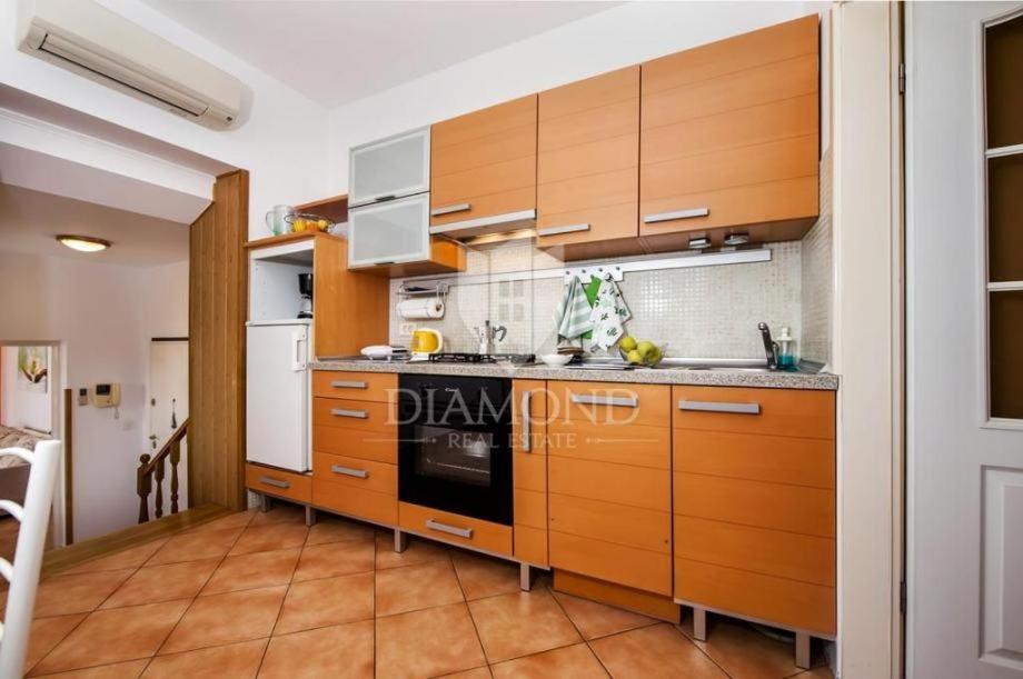 Santa Eufemia Rovinj 10Min Walk To City & Free Garage Parking Appartement Buitenkant foto