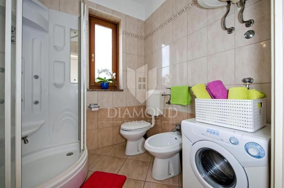 Santa Eufemia Rovinj 10Min Walk To City & Free Garage Parking Appartement Buitenkant foto